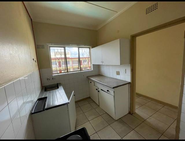 1 BEDROOM APARTMENT FOR SALE IN RANDBURG CENTRAL